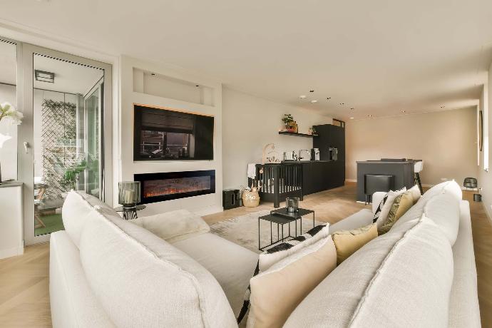 Voorbeeld van een Cinewall met Xaralyn inbouwhaard